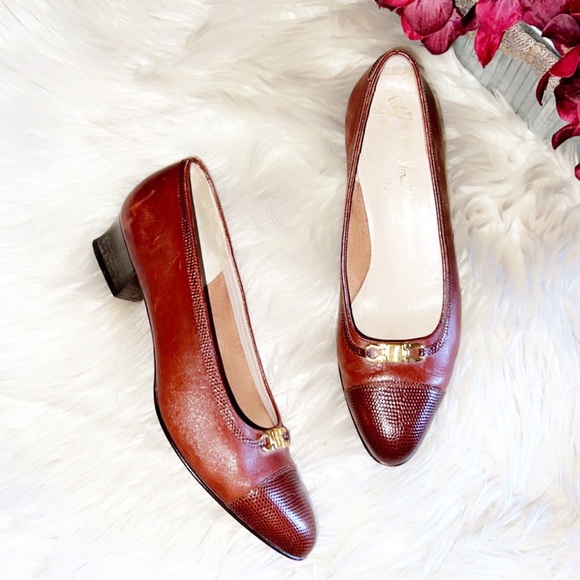 Salvatore Ferragamo Shoes - Vintage Ferragamo kitten heels